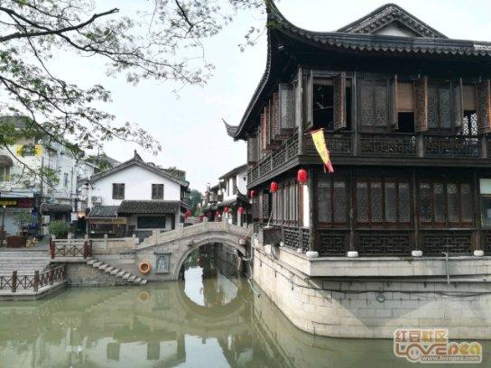 美国人声称：美国的军事基地在俄中面前不堪一击！其意图不言而喻